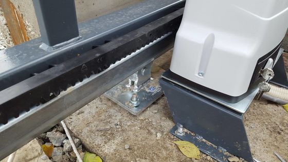 1000 van het de Poortrek van X12 X 30 Mm het Glijdende van de het Ijzer Automatische Glijdende Poort van het het Staalrek Nylon