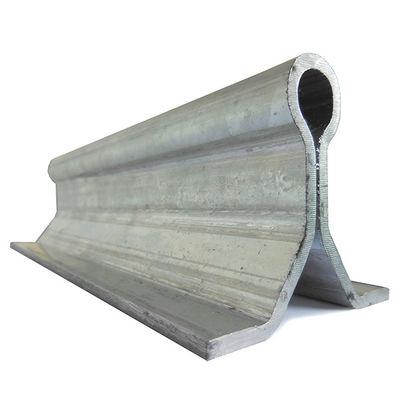 Aluminium in het Spoorhardware 6m van de Grond Automatische Elektrische Glijdende Poort 3mm Dikke R10-Groef